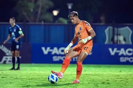 Bị điều tra bán độ, thủ môn tuyển Campuchia có màn trình diễn khó tin