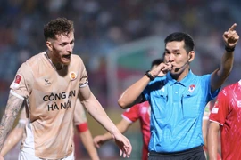 Trọng tài bị "treo còi" sau công văn chất vấn của Công an Hà Nội FC