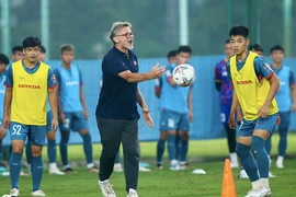 HLV Troussier loại 12 cầu thủ khỏi U23 Việt Nam