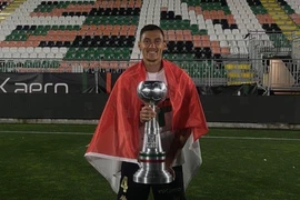 Bóng đá Indonesia "thơm lây" nhờ cầu thủ nhập tịch