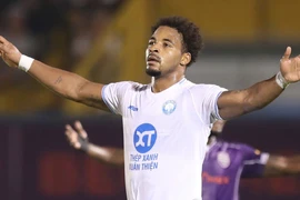 Miễn vé xem Xuân Son tái xuất sân Thiên Trường