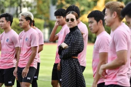 Nữ tỉ phú rót thêm tiền thưởng cho tuyển Thái Lan