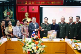 Đoàn báo chí Chiang Mai và An ninh Thủ đô giao lưu, chia sẻ kinh nghiệm