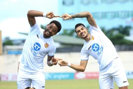 Xuân Son sát cánh Hoàng Hên quyết đấu Malaysia?