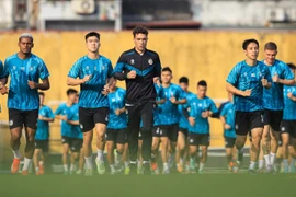 Hà Nội FC gặp khó khi tới "xông đất" Thiên Trường