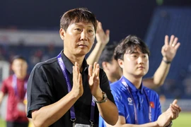 HLV Kim Sang-sik dồn sức cho U23, tuyển Việt Nam có thiệt thòi?