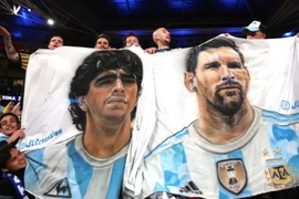 Messi san bằng kỷ lục của Maradona
