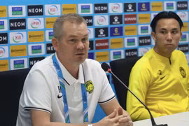 HLV Malaysia thấp thỏm lo mất ghế trước trận gặp U23 Việt Nam