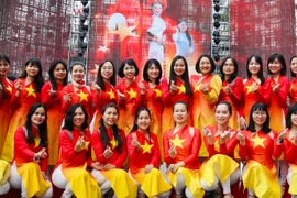 "Những bông hồng" của Công an Thủ đô hứng khởi tham gia lễ hội áo dài