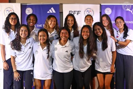 Mang 12 cầu thủ gốc Mỹ sang Việt Nam, tuyển nữ Philippines tuyên bố vô địch