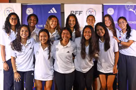 Mang 12 cầu thủ gốc Mỹ sang Việt Nam, tuyển nữ Philippines tuyên bố vô địch