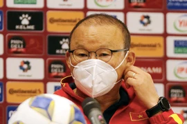 HLV Park Hang-seo nói gì khi bị "chê" bảo thủ?