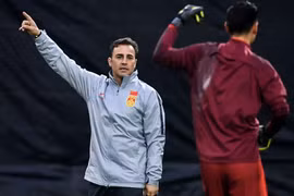 Xin làm HLV tuyển Trung Quốc, cựu vô địch World Cup bị chê tơi tả