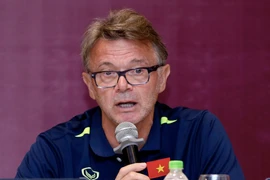 HLV Troussier: "U23 Việt Nam đang tiến bộ, xử lý khôn ngoan hơn"