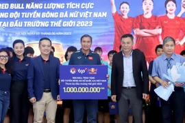 Tuyển nữ Việt Nam nhận phần thưởng đặc biệt