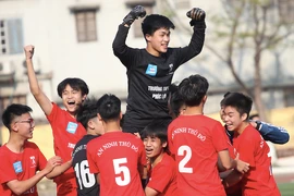 Thắng pen nghẹt thở, THPT Phúc Lợi tiến vào tứ kết