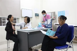 Khám, tầm soát ung thư miễn phí cho hàng nghìn người dân tại Ecopark