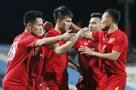 Công Vinh, Công Phượng ghi bàn, Việt Nam ngược dòng thắng Indonesia