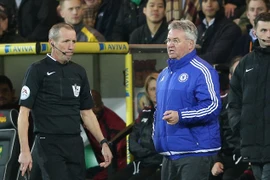 Hiddink thiết lập kỷ lục mới tại Premier League