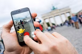Mải chơi Pokemon Go, lái xe tông chết người