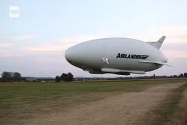 Máy bay lớn nhất thế giới lần đầu bay thử thành công
