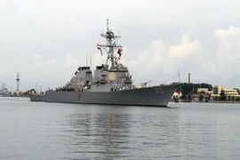 Tàu khu trục Mỹ lần đầu thăm Trung Quốc sau phán quyết về Biển Đông