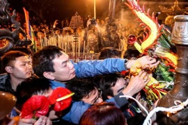 Khi lễ hội trở thành "cỗ máy" kiếm tiền