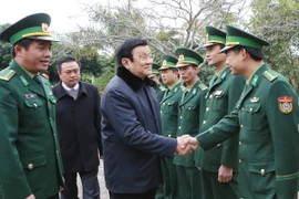 Chủ tịch nước thăm lực lượng vũ trang khu vực biên giới 