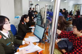 Sau Tết, người đến làm hộ chiếu tăng