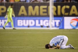 Chile lại khiến Messi và Argentina ôm hận