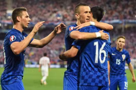 Croatia lật đổ ĐKVĐ Tây Ban Nha, Thổ Nhĩ Kỳ gây sốc cho CH Czech