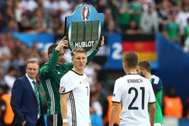 Schweinsteiger xác lập kỷ lục mới của "Xe tăng Đức"