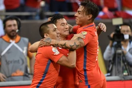 Hủy diệt Colombia, Chile tái đấu Argentina tại chung kết Copa America 