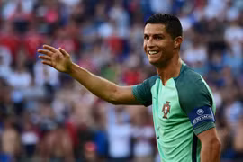 Ronaldo đi vào lịch sử EURO