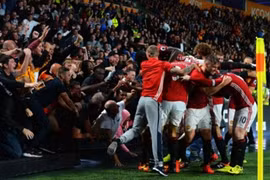 Fan M.U dính chấn thương hy hữu khi ăn mừng bàn thắng của Rashford