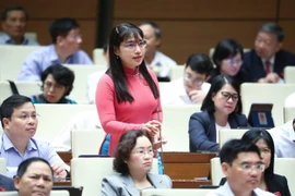 Đại biểu Quốc hội chất vấn Bộ trưởng Công thương về quản lý thuốc lá điện tử