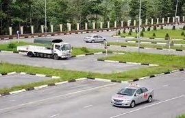 Áp dụng quy định mới nhất về thi bằng lái xe máy, thời gian lái xe cho từng hạng bằng lái ô tô