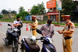 Người dân được dùng VNeID thay giấy tờ xe khi Cảnh sát giao thông kiểm tra từ 15-9?