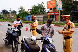 Người dân được dùng VNeID thay giấy tờ xe khi Cảnh sát giao thông kiểm tra từ 15-9?