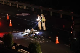 Ô tô đâm xe máy đi vào đường cao tốc, ai phải bồi thường?