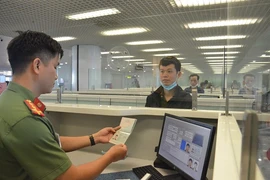 Bộ Công an đề xuất tăng thời gian miễn thị thực lên 30 ngày: Cần thiết và cấp bách