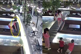 Cha bé gái nhặt được ví 200 triệu đồng trả lại sau 2 tháng có phạm pháp?