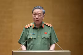 Chính phủ chính thức trình Quốc hội hàng loạt nội dung mới về xuất nhập cảnh