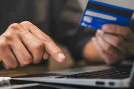 Ai có quyền yêu cầu phong tỏa tài khoản đối tượng bị thanh tra?