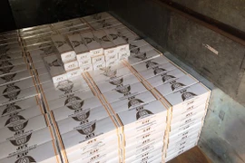 Bắt giữ số lượng lớn thuốc lá lậu vận chuyển bằng xe tải "độ" đi tiêu thụ