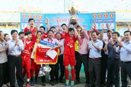 Khoảnh khắc vinh danh tại giải bóng đá học sinh THPT Hà Nội 2016