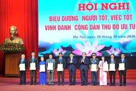Hà Nội vinh danh 9 công dân Thủ đô ưu tú 2016