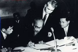 Triển lãm “Chủ tịch Hồ Chí Minh với nước Nga”