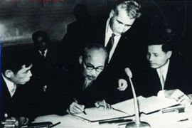 Triển lãm “Chủ tịch Hồ Chí Minh với nước Nga”