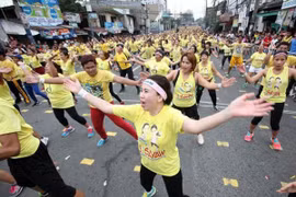 Lập kỷ lục với vũ điệu zumba